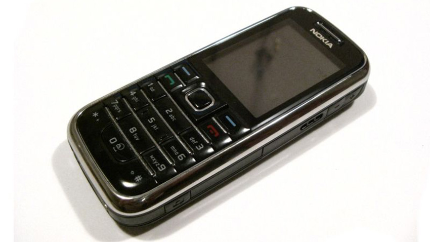 "Nokia 6233" by Zephyris at the English language Wikipedia. Licensed under CC BY-SA 3.0 via Wikimedia Commons - https://petri.com/wp-content/uploads/2024/09/this-image-has-been-lost-in-time.png
